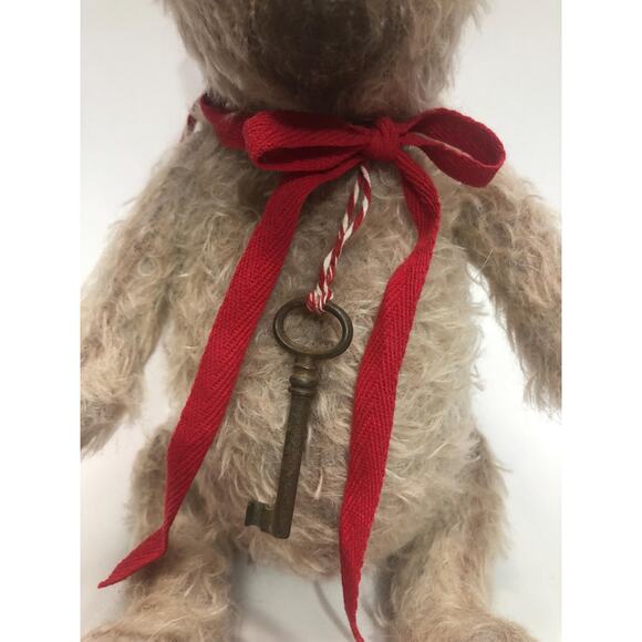 Artist Handmade OOAK Mohair Pot Belly Bear Red Beret & Skeleton Key Around Neck - Picture 3 of 10